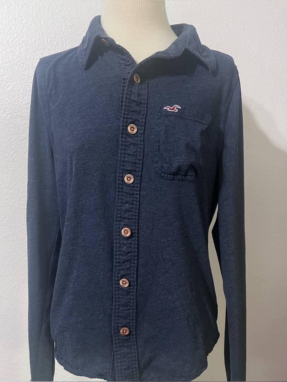 Hollister grey  Long-Sleeve Button-Up Shirt with Chest Pocket